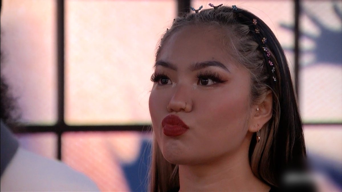 89razorskate20's tweet photo. ⚡️WEEK 2, REPOST &amp; LIKE If You’re Team BLUE! #BB25 https://t.co/H2tV6fwznH