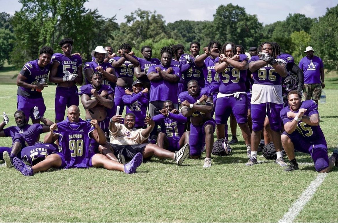 GeeAyeee's tweet photo. I’m taking my Dline over any other Dline in HBCU football.

Argue with your maw. https://t.co/2fZgCUVTfE