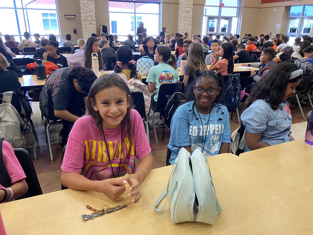 RyonMiddle's tweet photo. We’ve got this lunch thing down. #prmsmagic https://t.co/xOJ9QptROy