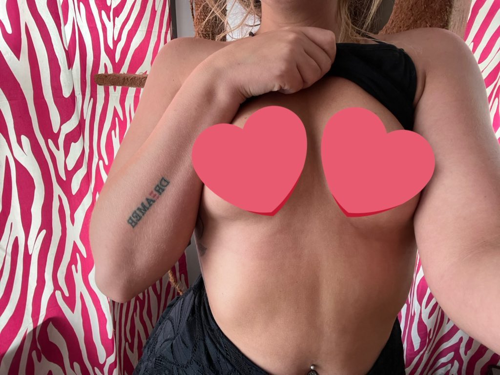 come look at my tits 

onlyfans.com/mxxdison