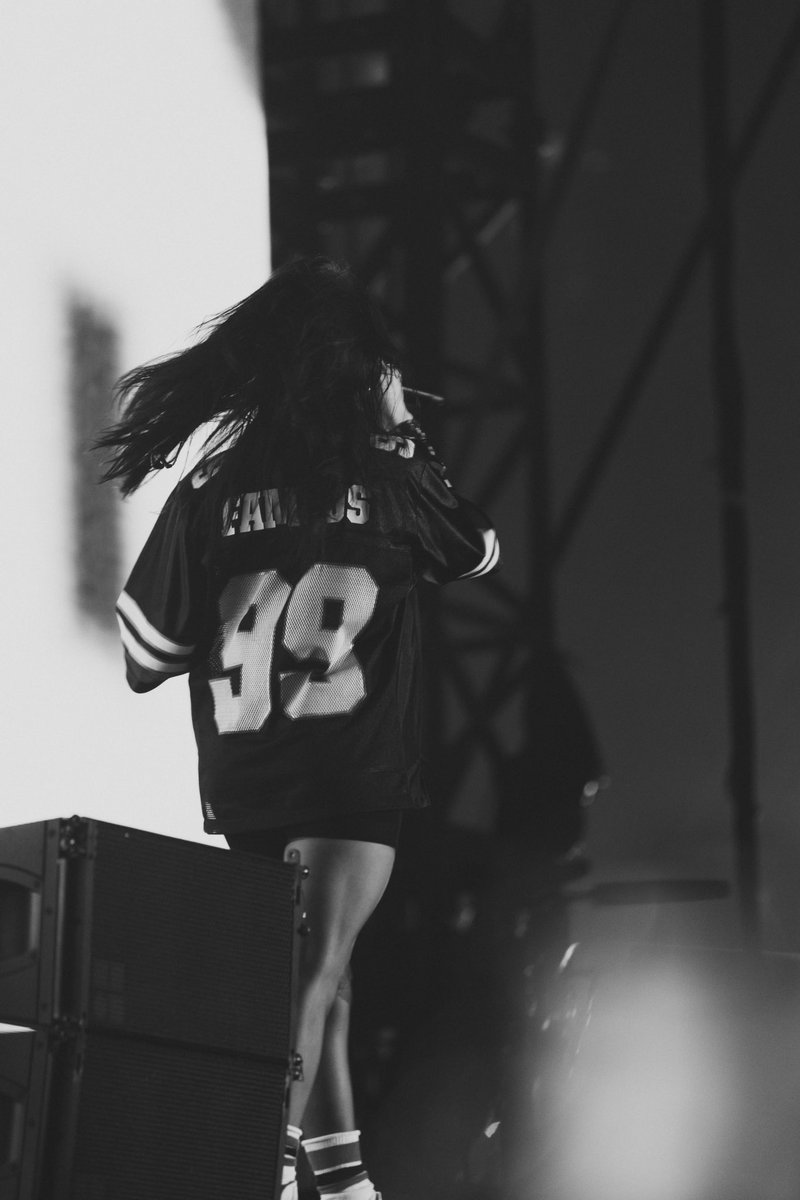 noriglcs's tweet photo. Billie Eilish eating up Sziget MainStage 🤝📸 https://t.co/NaAm29U1dI