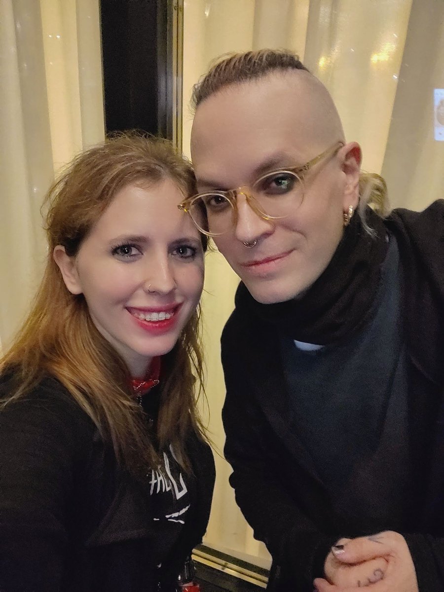 pertukuran's tweet photo. @VictimAndKiller Eu tanto tiempo. Conoces Lord of the Lost??🤣🤣 https://t.co/nTblcOtAzz