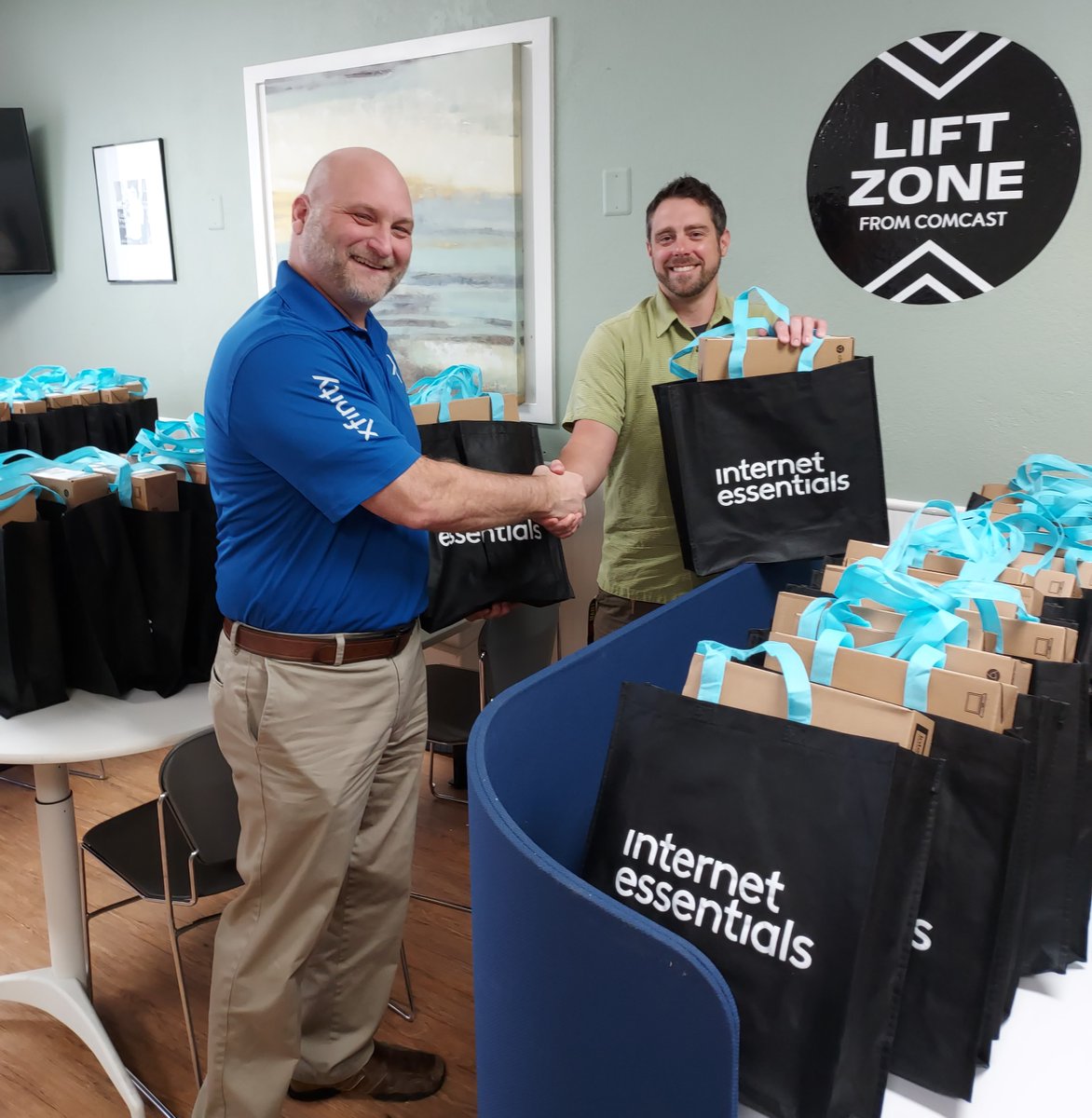 Being part of the community means keeping our partnerships with community organizations strong. We’re proud to continue our partnership with @SpokaneFP by donating free laptops to advance digital equity in Spokane and help Family Promise end the cycle of homelessness in the area.