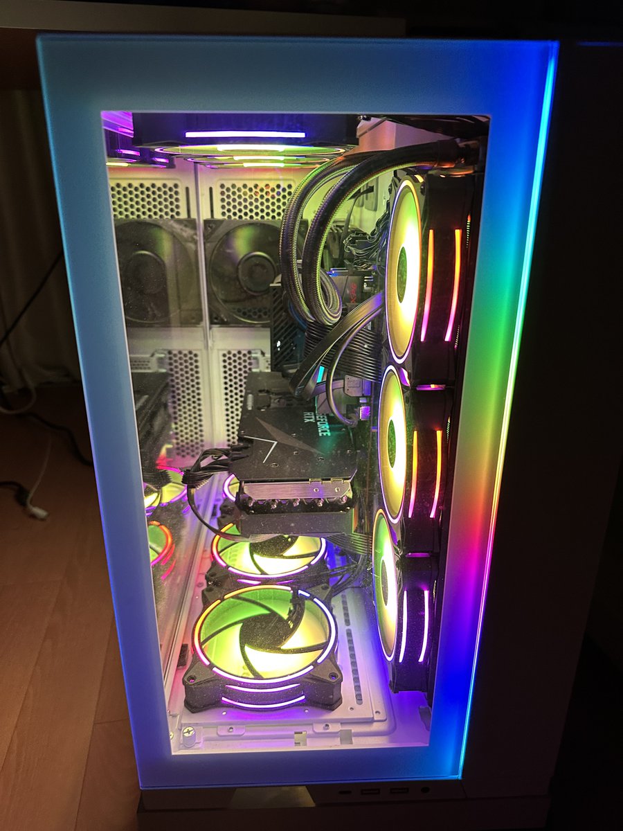 shon_YouTube's tweet photo. 連休最終日🥺
どなたかゲーミングPC興味ある方いらっしゃいませんか？
譲り受けてくれる方求めてます😌

core i7 12700k
RTX 3080ti
メモリ32G
詳細はDMにて👍 https://t.co/scFXpaujTE