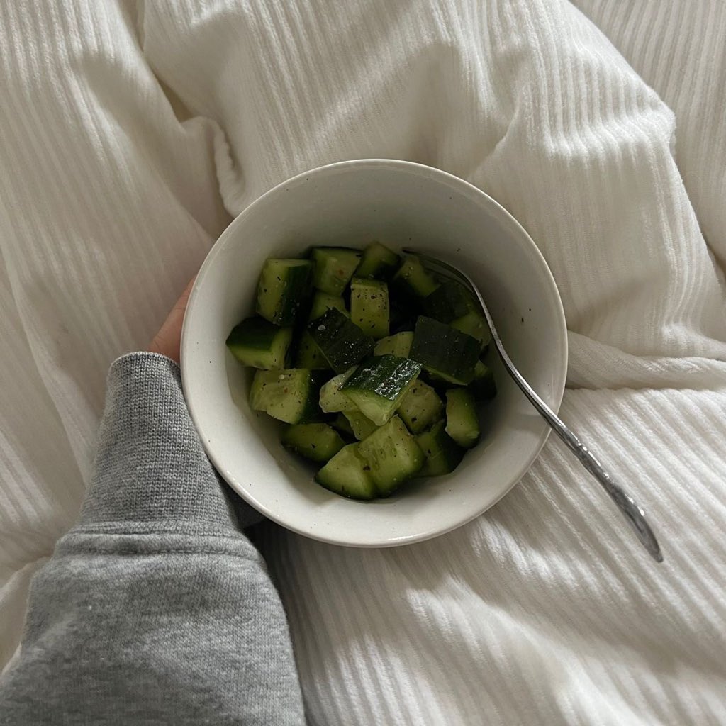 edenb3rry's tweet photo. ‧₊˚⊹ 

diets &amp; tips  
★ from current &amp; former idols 

. . .     thread ✉️ https://t.co/o0U29dmyqD
