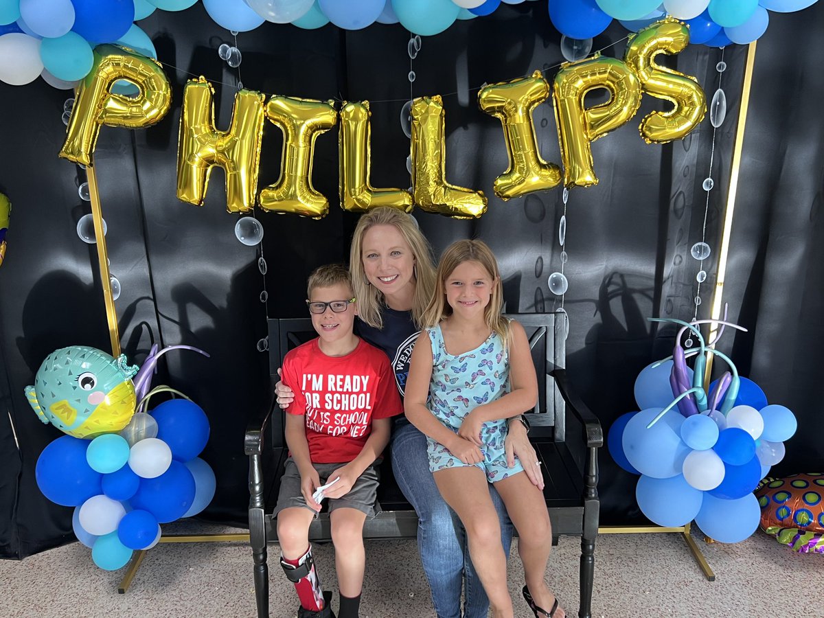 Melanie2146's tweet photo. Meet the Teacher Night at Phillips Elementary!! We can’t wait to see your bright, shining face tomorrow morning at 7:30 for the FIRST DAY OF SCHOOL! 
#BeTheDifference https://t.co/JK1uNYRUMB