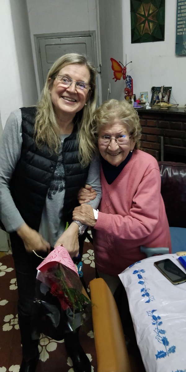 Marga Chavero es un ejemplo de compromiso social en Río Cuarto. Una mujer solidaria, trabajadora y con un ❤️ enorme. Una gran, gran compañera.
Para mi, siempre es un lujo poder compartir una charla con ella y conocer y aprender de sus experiencias.