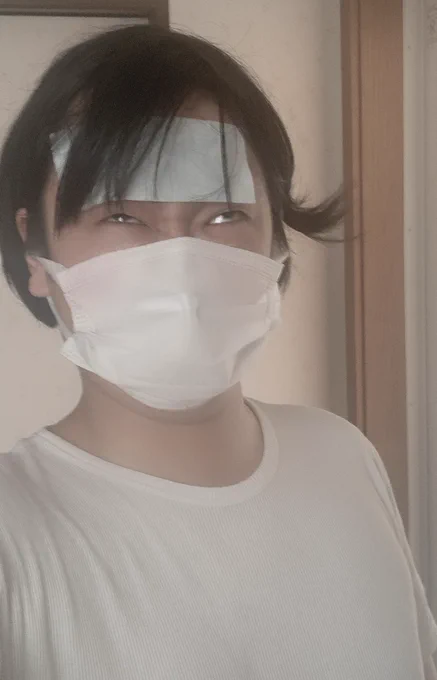 変な髪型になっとるコロナおじさんだよ 
