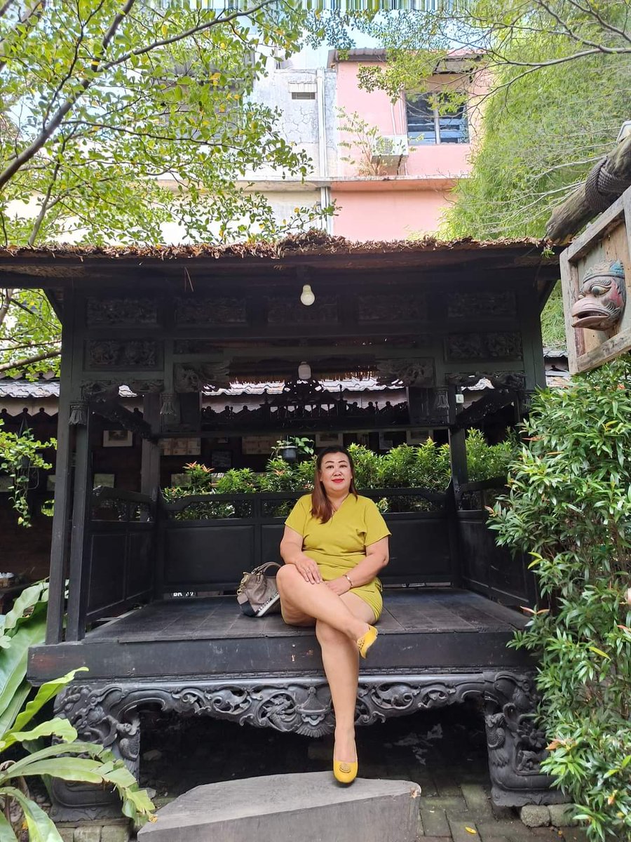 model_cabul's tweet photo. Kadang-kadang menyendiri itu bisa bikin happy. https://t.co/VQMI9JAdvw