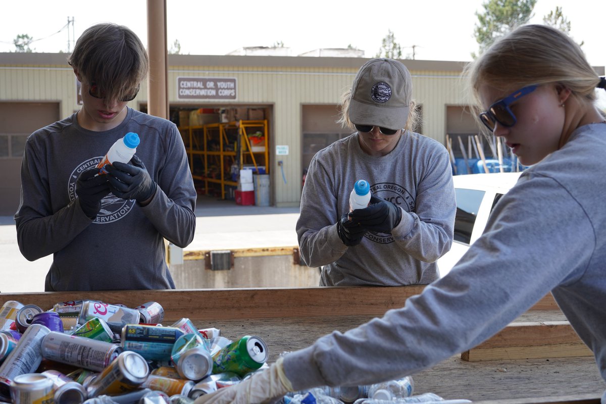 DesNatlForest's tweet photo. Ever wonder what happens to your recycling once you throw it away at a DEF campground? Our Heart of Oregon Corps Youth Conservation Crews sift through it to make sure the correct items are recycled. The proceeds from this go back into the YCC program for recruiting &amp; supplies. https://t.co/VVixmqXEiH