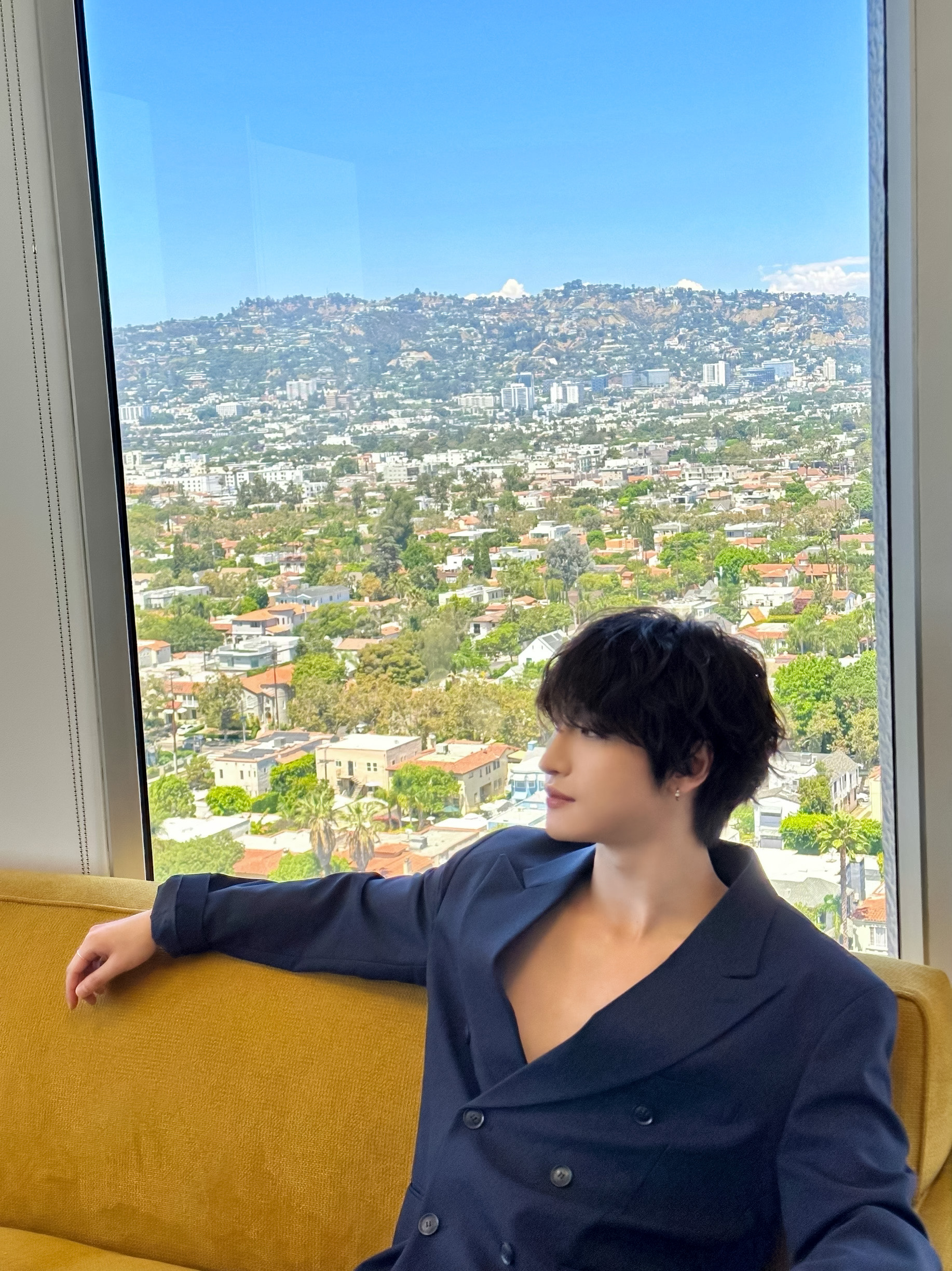 F3nITrsbIAAHrVS?format=jpg&name=4096x4096