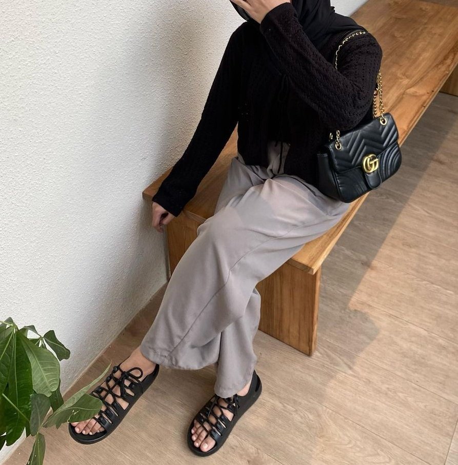 namiflo's tweet photo. Rona Cardigan ✨
📎https://t.co/8JFE3xBb00

Asoka Meira Pants ✨ katun polyester, celan model highwist, belakang karet, depan kancing 🕊
📎https://t.co/cYQ6RINwia https://t.co/YzKT4ybypE