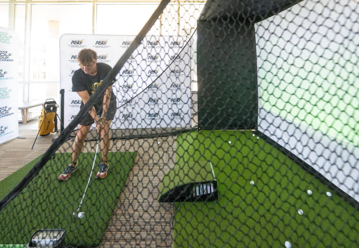 A fun time had by all at the “Swing into Success" partnership event at the John Garrick Hardy Student Center 

#SWARMAS1