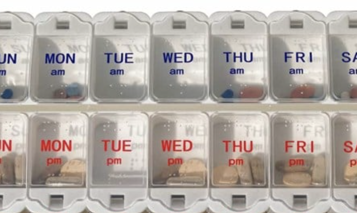 AlotHealth's tweet photo. As a note, never stop taking medication without speaking to a doctor first. Stopping certain medications suddenly can have serious side-effects.

https://t.co/9oIOA9foBz https://t.co/Kc1DiwY7J2