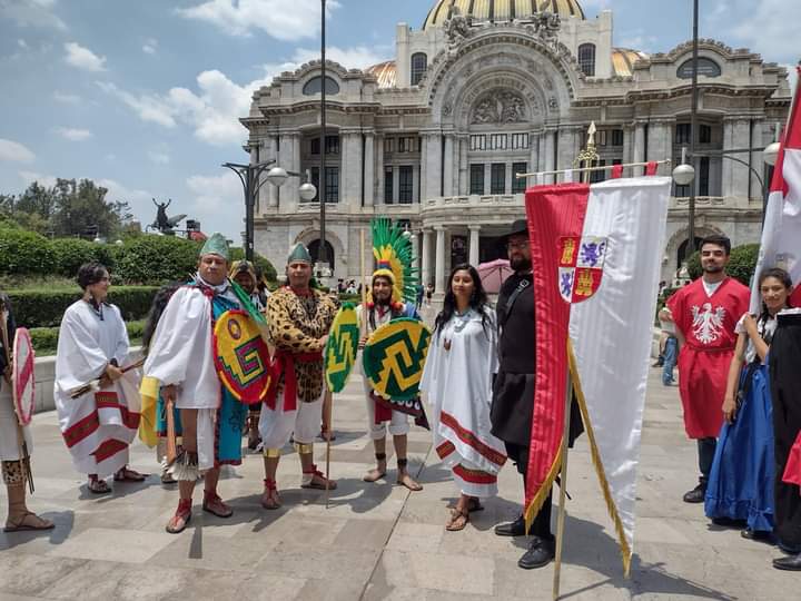 recresmexico's tweet photo. Imágenes de la recreación histórica del "paseo del pendon". Acto que conmemoraba durante todo el virreinato la caida de Tenochtitlan el 13 de agosto de 1521. https://t.co/gXhLK1IFIt