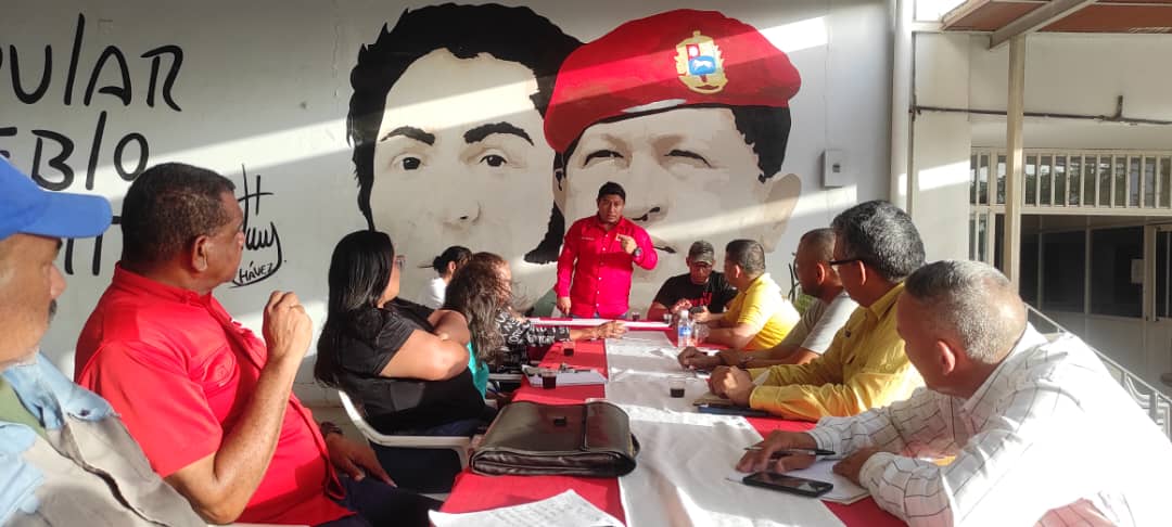 APCSanGabriel's tweet photo. En el día de hoy se llevó a cabo la primera reunión organizacional de la estructura @PartidoPSUV parroquia San Gabriel del estado #Falcón ajustando detalles para las agendas de trabajo y participación política 

#InnovarParaCrecer https://t.co/yiRhkIOgCB