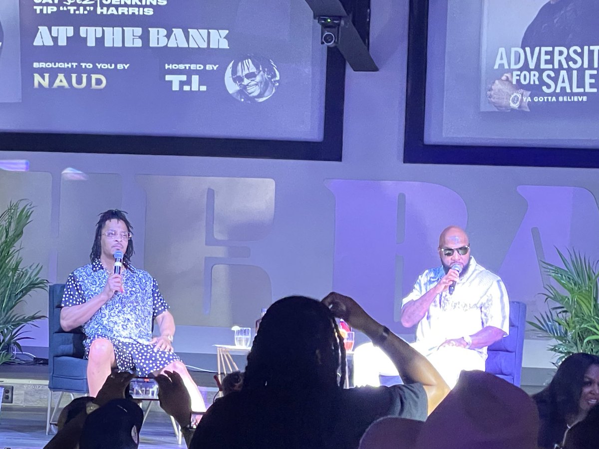 Sevyn_McCray's tweet photo. Back on Bankhead… @Jeezy @Tip #AdversityForSale https://t.co/8BmhgtDatf