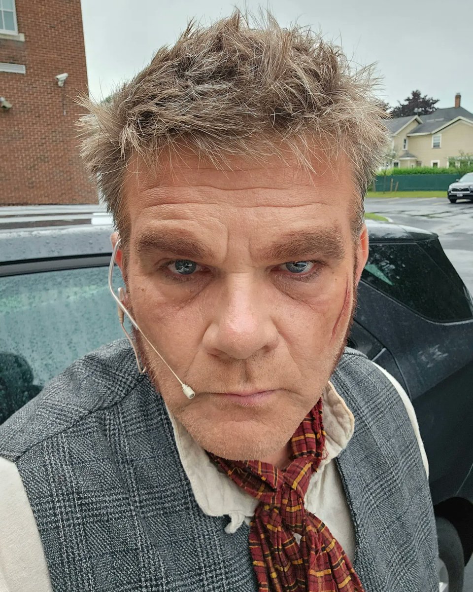 dgrzeskowiak1's tweet image. Waiting to start!
Come see OLIVER! This Friday thru Sunday, and next week, Fri and Saturday. Some fun people involved and some fellow Whitmanites!
Tickets: senecacommunityplayers.com 
#boooo
#BillSykes
#sideburns