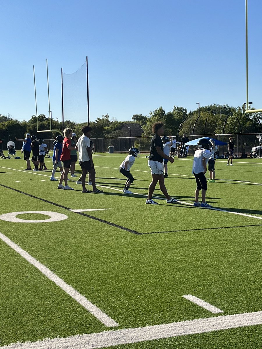 The evening before the 1st day of school and I spy a few @BNHSFOOTBALL09 guys helping out with the Youth Bobcat Practices ❤️ 
#ServantLeaders