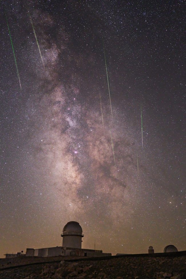 earthskyscience's tweet photo. Wow! Juan Pablo Revert was at the Observatorio Astrofísico Javalambre in Teruel, Spain, on August 12 when he captured these colorful Perseid meteors. Thank you, Juan! By all accounts it was a great year for the Perseids! 🌠📸

https://t.co/NX5ITS1gz9 https://t.co/ex96udn2HY