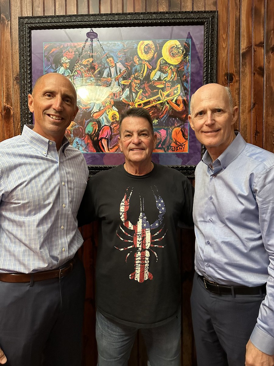 joecmeek3's tweet photo. Great to welcome @SenRickScott  to Crystal River and bring him to one of our great local establishments, Seafood Seller and Cafe. https://t.co/9h6QNsZA8a