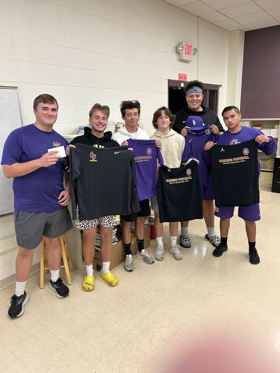 Congrats to our 100% crew for summer workouts! Enjoy the swag!