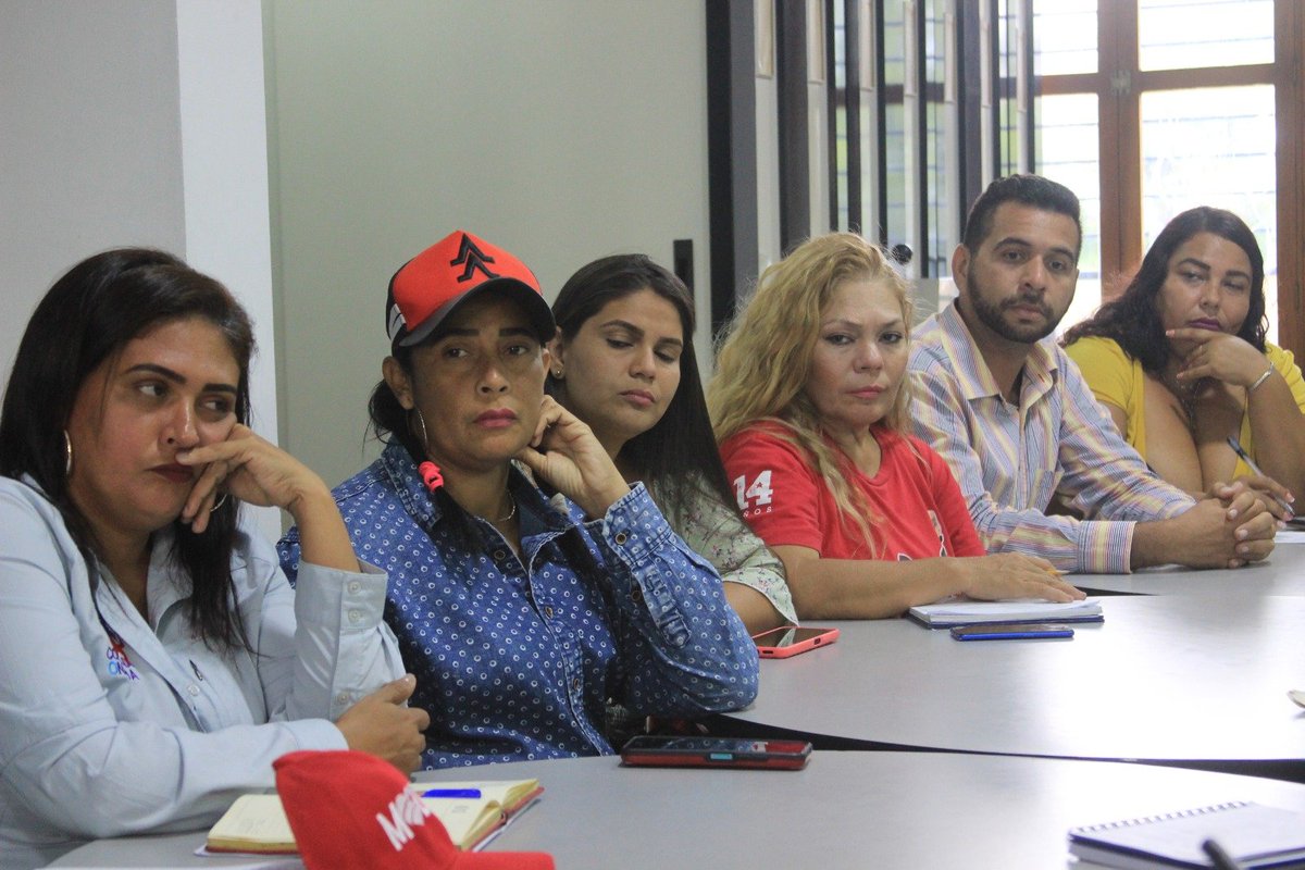 MinecOficial's tweet photo. #AlDía🌱|| El Equipo de Gestión Ecosocialista se reunió con @ComunasVE_ para seguir avanzando hacia la consolidación de las #Metras rumbo al encuentro estadal del edo. Zulia.
Abrimos hilo 1/2 https://t.co/7tsoqWDT5B