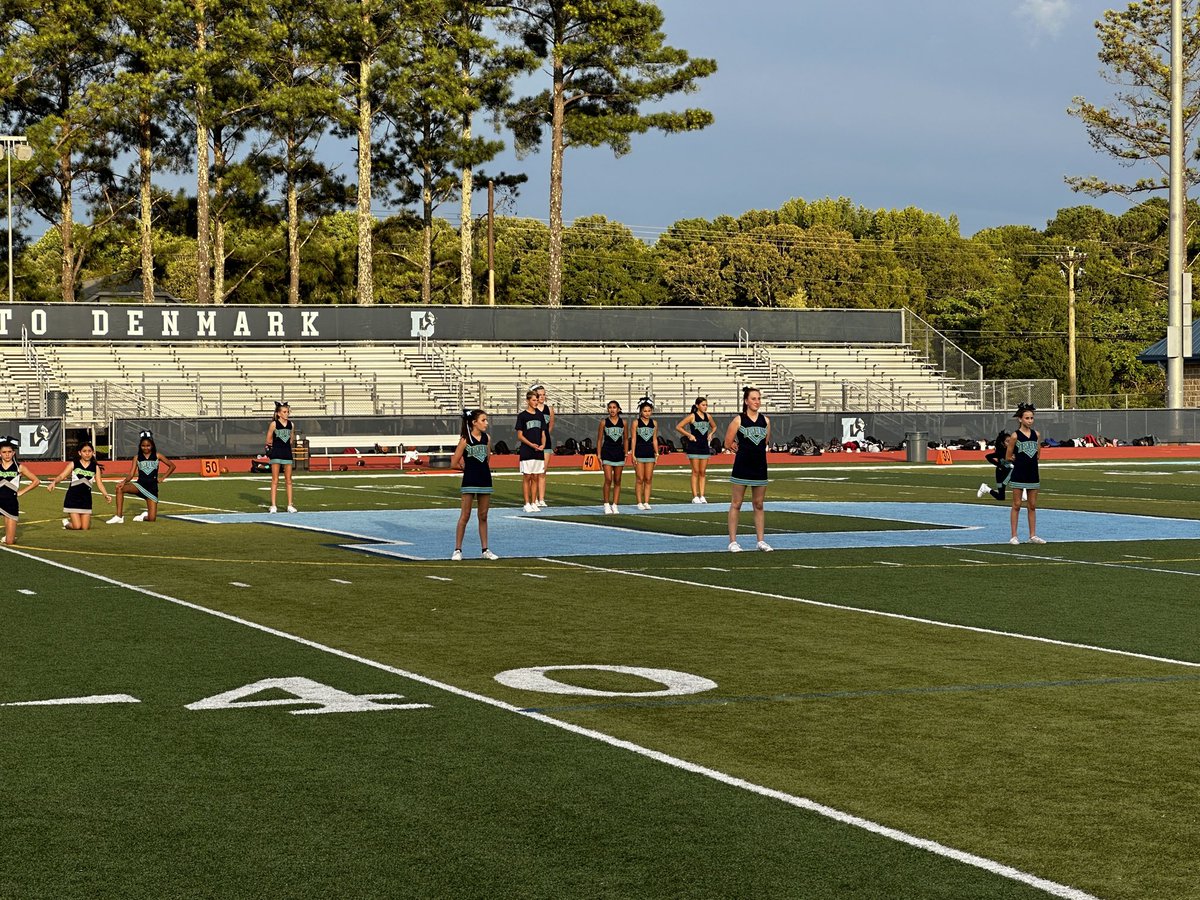 Great effort tonight as the ⁦<a href="/DeSanaMiddle/">DeSana MS</a>⁩ Dragons won our home opener! ⁦<a href="/DMSPeyt/">Peyton</a>⁩ ⁦<a href="/jamiebui23/">Jamie Bui</a>⁩