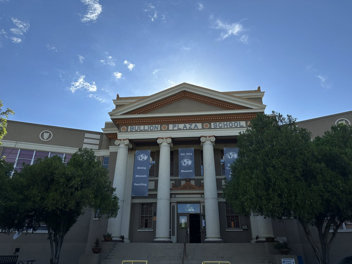 seppala_bryan's tweet photo. Great to be at the Pinal Mountain SME meeting in #MiamiAz; I always enjoy catching up with my mining colleagues and friends. Thanks to our host Bullion Plaza Museum, one of our regions best assets! https://t.co/4q0fPo0psP