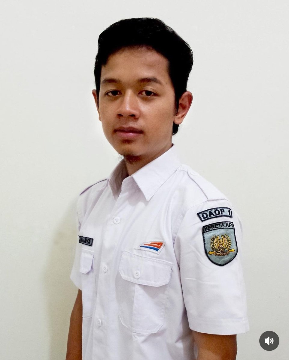 ✅️ 2010 sudah baiat dengan Majelis Mujahidin Barat, di Bandung.
✅️ 2014 sudah baiat dengan IS1S.
✅️ 2016 masuk ke PT KAI <a href="/KAI121/">Kereta Api Indonesia</a> 
✅️ 2023 ditangkap jadi tersangka teroris.

Yg jadi pertanyaan adalah kok bisa dia masuk ke KAI? Tahapan screening rekrutment-nya gimana?