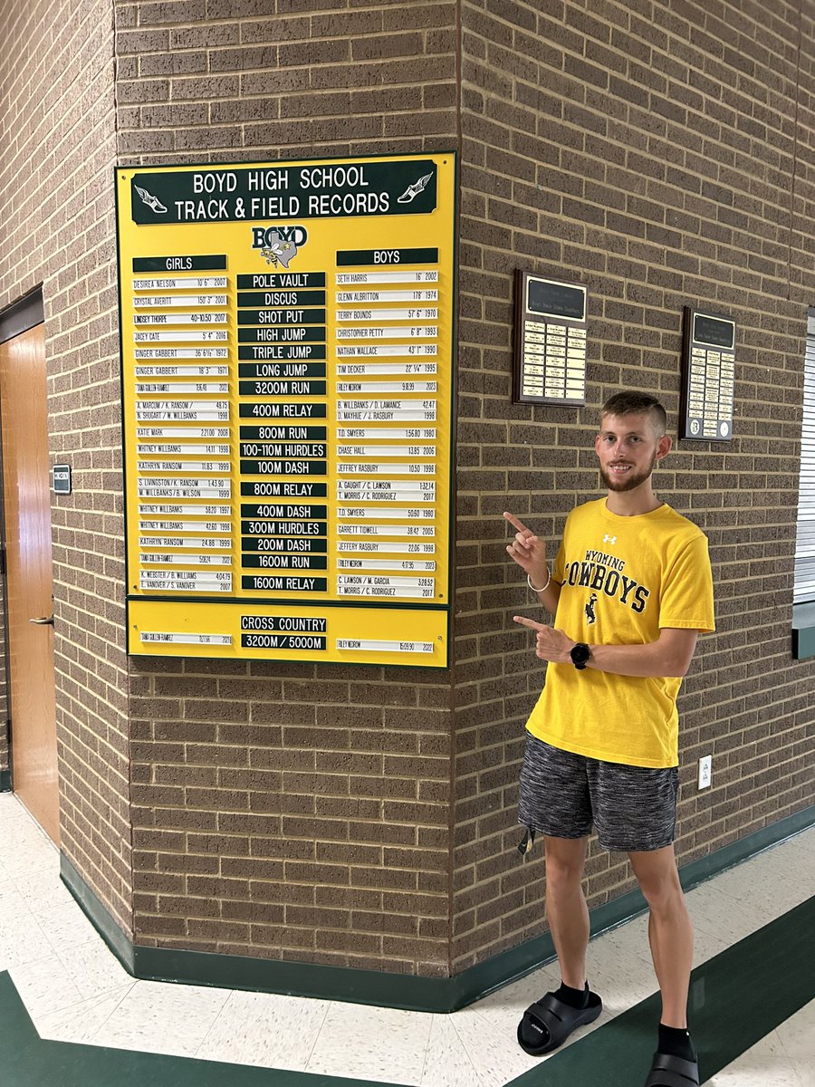 ScottNedrow's tweet photo. Well the Boyd High School XC and Track record has been updated. I can’t say enough positive things about the teachers, coaches, administrators and the support Riley got from Boyd 🇺🇸! Off to the 7220. #BoydStrong @ohernandez22 @Coach_Hart1 @kelly_ritchey @iritchey44 @boydjackets https://t.co/dKiFIcnhFV