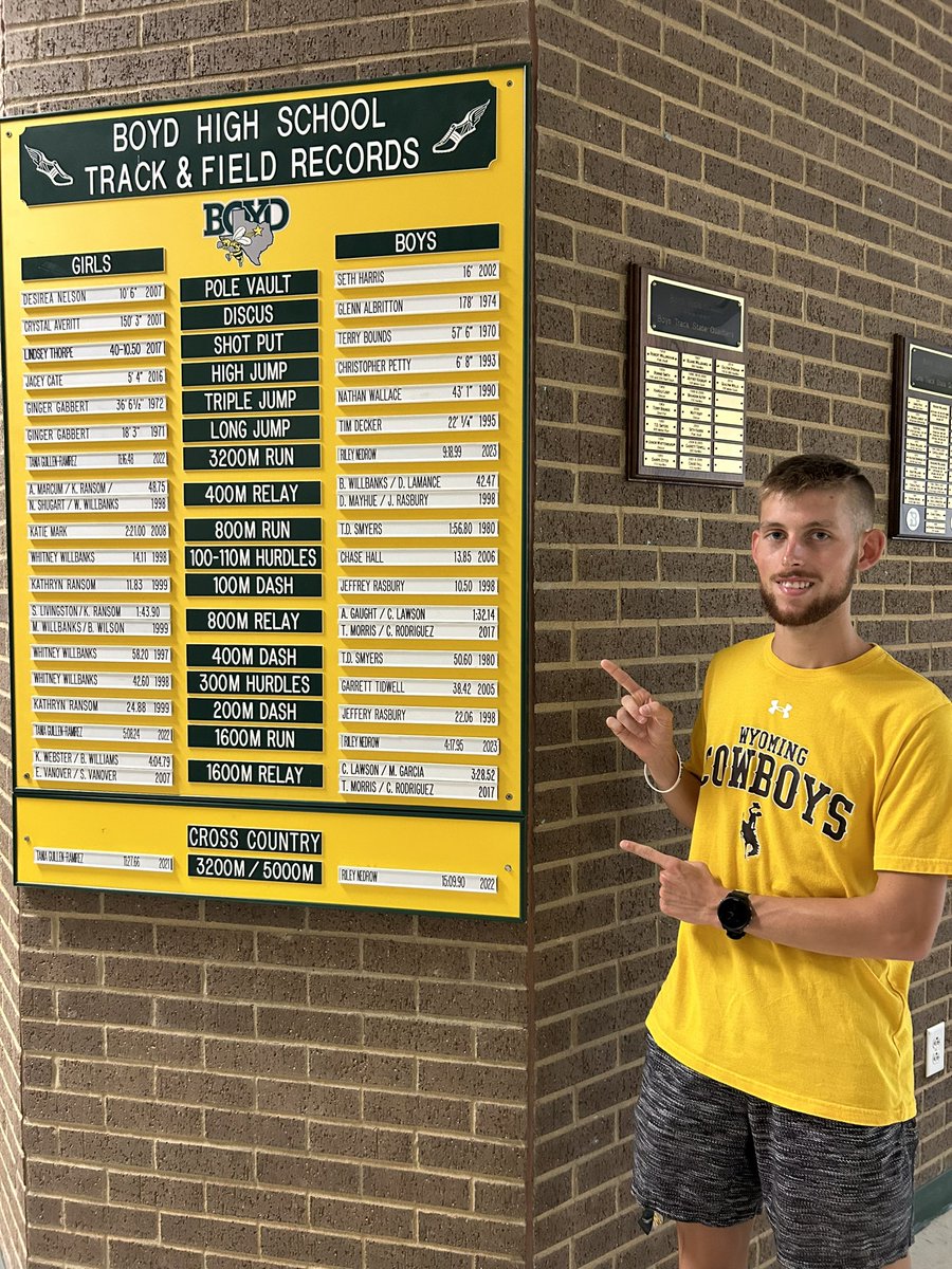 ScottNedrow's tweet photo. Well the Boyd High School XC and Track record has been updated. I can’t say enough positive things about the teachers, coaches, administrators and the support Riley got from Boyd 🇺🇸! Off to the 7220. #BoydStrong @ohernandez22 @Coach_Hart1 @kelly_ritchey @iritchey44 @boydjackets https://t.co/dKiFIcnhFV