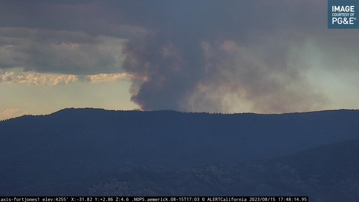 JoshCulbrethWX's tweet image. Here'a a look at the #HeadFire from Fort Jones, looking back towards Hamburg. This livestream of the fire is courtesy of UC San Diego's ALERTCalifornia camera network, and is linked at kdrv.com #cawx