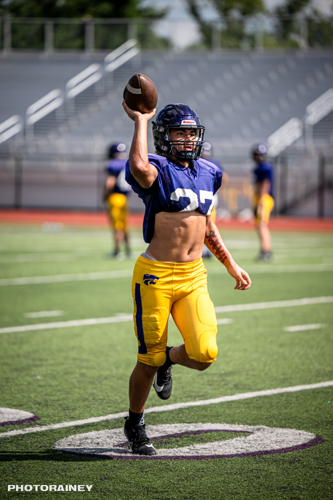 PhotoRainey's tweet photo. The EJC teams are ramped up for 2023 ...the @bshsfootball squad will bring their punchers to the fight this 2023 season...

@AlthausEJC @WildcatsBSHS @TheBSWildcats @BertzEli  @dongeorge24 @JLFJR @malaki_bouchard @JJPaul53 https://t.co/gYRBEgdhao