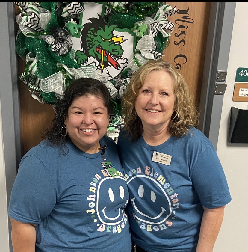 I love this awesome fourth grade team and fellow dragons! 💚🐉<a href="/Jack_D_Johnson/">Jack D. Johnson</a> <a href="/KendraCheek87/">Kendra Cheek</a> <a href="/Anderson_4JES/">Nicole Anderson</a> <a href="/ms_lee17/">Ms. Lee</a> <a href="/82randalldragon/">Kathy Randall</a> <a href="/miss_monrad/">Ms. Monrad</a>