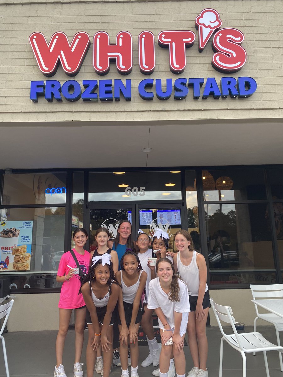 Mrs. Kapella tweet media