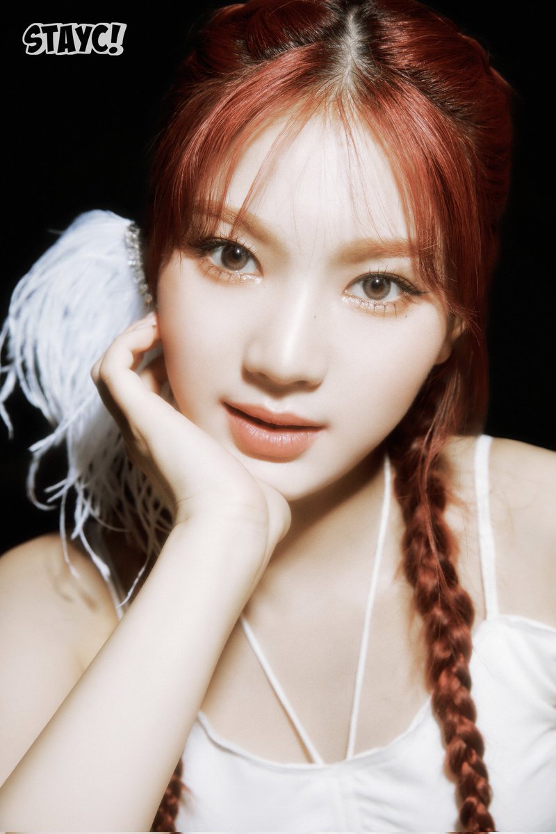leeaisea's tweet photo. Sporty dan feminim bergandengan dalam langkahnya. Dengan rambut yang terkepang bagai kisah-kisah indah, Isa muncul bak gemintang yang berkilau di tengah gelapnya langit malam. 🕊🫧 https://t.co/eqHYGiT1Kh