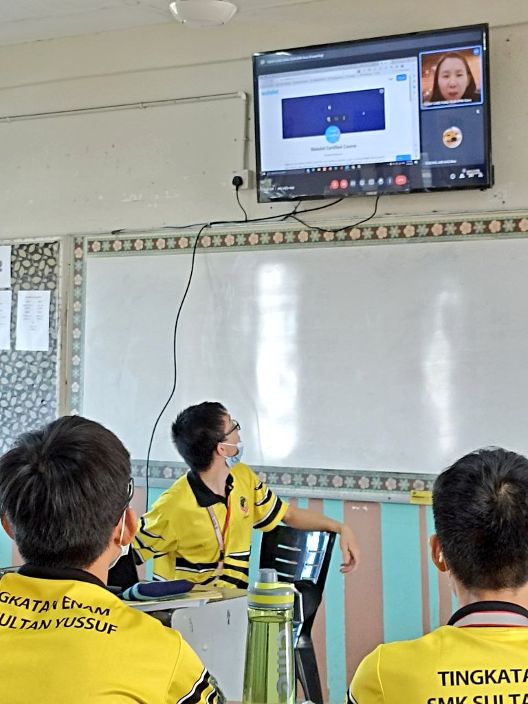 cheeyenny's tweet photo. Even though on MC, class goes on. Gmeet with students and shared abt Wakelet as these are my new students (lower six).
#PAK21
#sysisthebest
#MUET
#formsix
@wakelet
#wakeletwave https://t.co/Xh3gpZqxcb