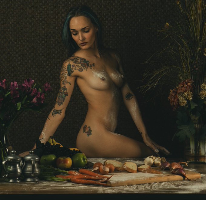 I forget to post here but that doesn&rsquo;t mean you should forget about booking me &bull; Book me at https://t