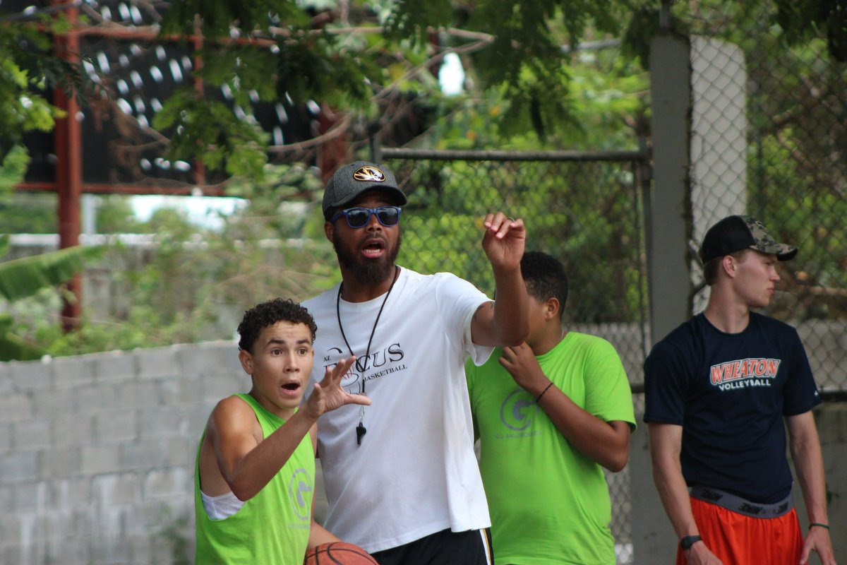 The pg is an extension of the coach, right? This is from a few years ago-me and my pg in the DR barking out the same orders. S/o to @gosportsdr! #LosDominicanosSonMiGente🇩🇴