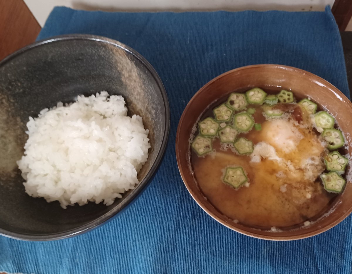 #朝リズム
味噌汁出来ました。。。
雑節が旨いんですよ😃