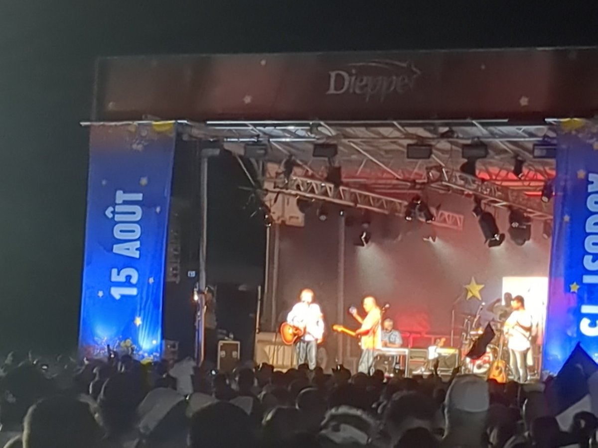 prichard's tweet photo. Au spectacle de #1755 à @VilledeDieppe. Vive l'Acadie! https://t.co/trsOWqONDI