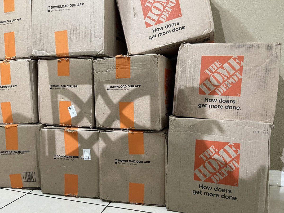 PriceErrors's tweet photo. Premium Discord Highlight: Amazon FBA💰

Hype resell has officially went down the drain with categories like sneakers, consoles, clothing, & collectibles NOT garnering the value they once did

So how do reseller survive & thrive???

🛒AMAZON FBA AND FBM🛒

This is how it's done...

Our exclusive team scours the internet for leads that are ALL manually purchasable...

We then resell on Amazon's marketplace via Fulfilled by Amazon (FBA) or Fulfilled by Me (FBM)

Most importantly we strive to educate our community with weekly seminars and Q&A's to building up a league of $100K+ sellers!