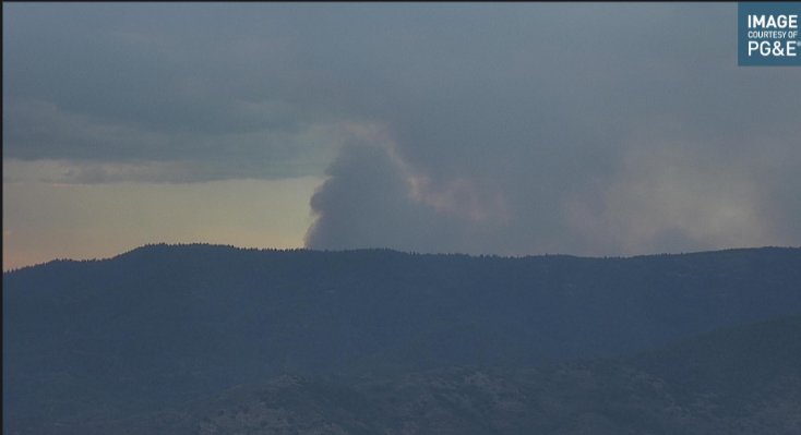 firevalleyphoto's tweet image. #HeadFire between 150-200 acres burning at a high rate of spread.