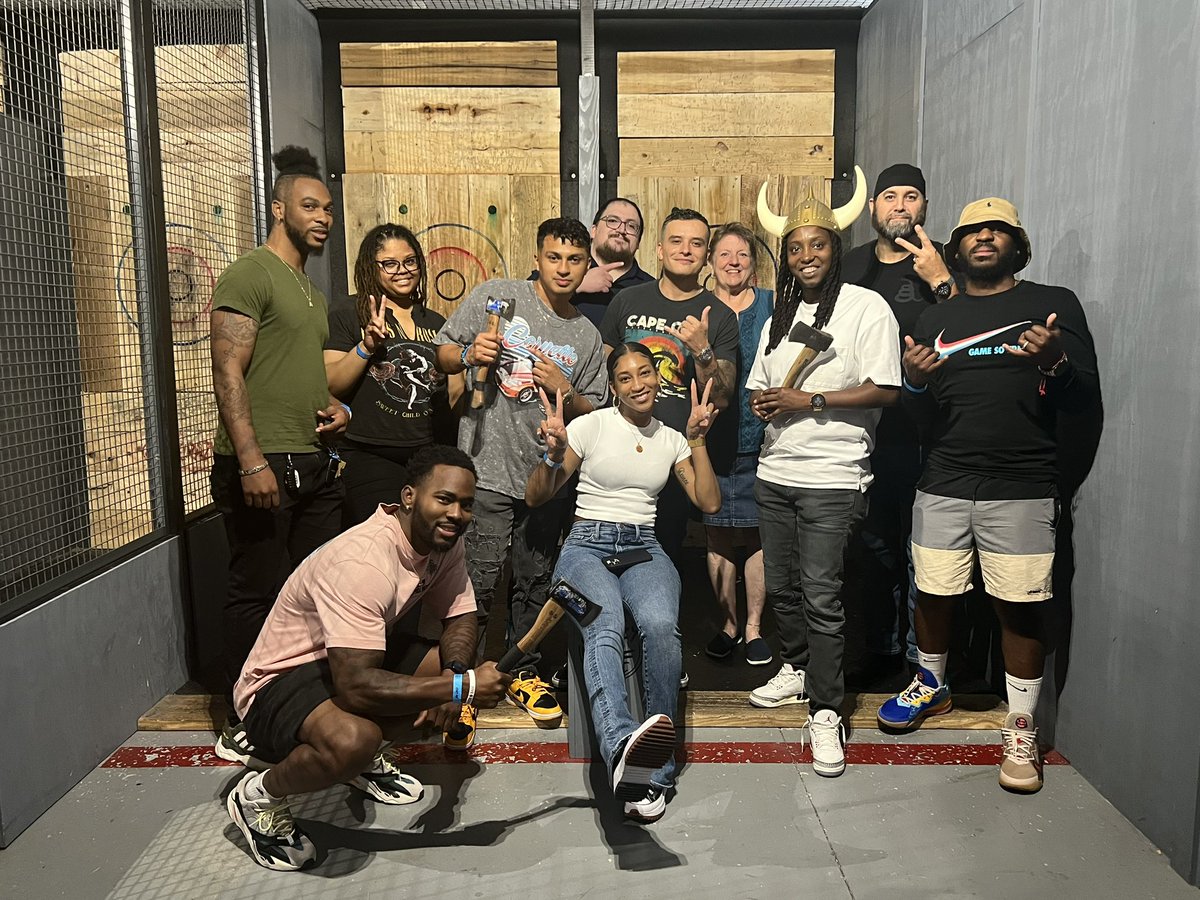 JosueAn97's tweet photo. Had a great time with great people this weekend!! 
#Lafamilia #leaders 🪓 🔥 https://t.co/XvsSSm8WGK