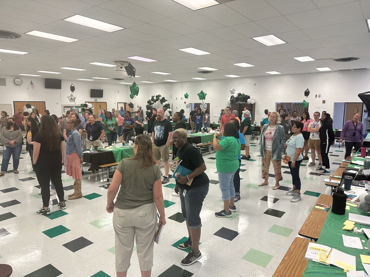 SallyBarnesTX's tweet image. A great day of collaboration at @RipponMiddle in Virginia! Always love working with Prince William County schools!! 🖤 

#7Steps #ELLs #Multilingual @Seidlitz_Ed