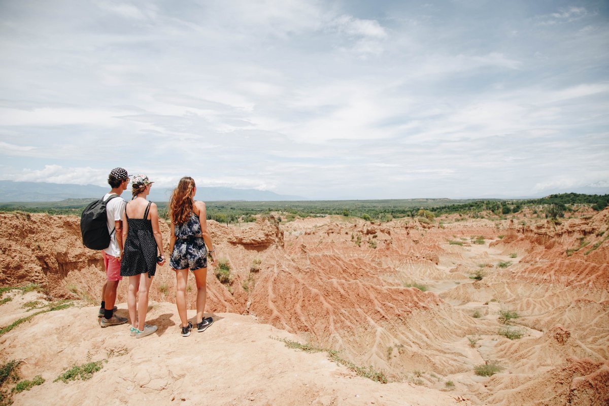 uatcnews's tweet photo. Escape from the ordinary and embrace the extraordinary at Tatacoa Desert in Neiva! With superb sand landscape of varying red and grey, the desert is also a tourist destination for stargazing at night. #BornforAdventure https://t.co/mCcbjXD4mr
