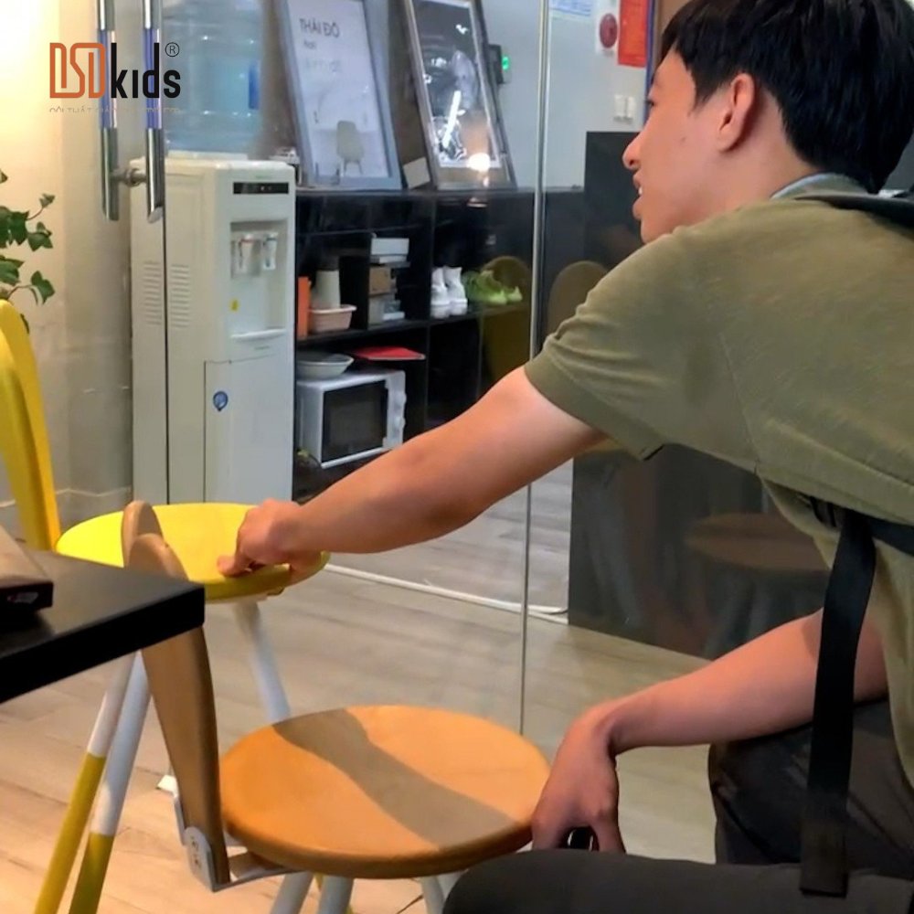 noithattreemdsd's tweet photo. 𝐊𝐡𝐚́𝐜𝐡 đ𝐞̂́𝐧 𝐜𝐡𝐨̛𝐢 𝐧𝐡𝐚̀ 𝐃𝐒𝐃𝐤𝐢𝐝𝐬:  𝐒𝐚̉𝐧 𝐩𝐡𝐚̂̉𝐦 𝐜𝐡𝐚̂́𝐭 𝐥𝐮̛𝐨̛̣𝐧𝐠 𝐭𝐡𝐞̂́ 𝐧𝐚̀𝐲 - 𝐤𝐡𝐚́𝐜𝐡 𝐜𝐡𝐢̉ 𝐦𝐮𝐨̂́𝐧 𝐱𝐞𝐦 𝐦𝐚̃𝐢, 𝐤𝐡𝐨̂𝐧𝐠 𝐧𝐨̛̃ 𝐫𝐚 𝐯𝐞̂̀ 𝐦𝐚̀ 𝐭𝐡𝐨̂𝐢! 📷
#DSDkids #noithattreem #khachhang https://t.co/Vy1r9qfrLh