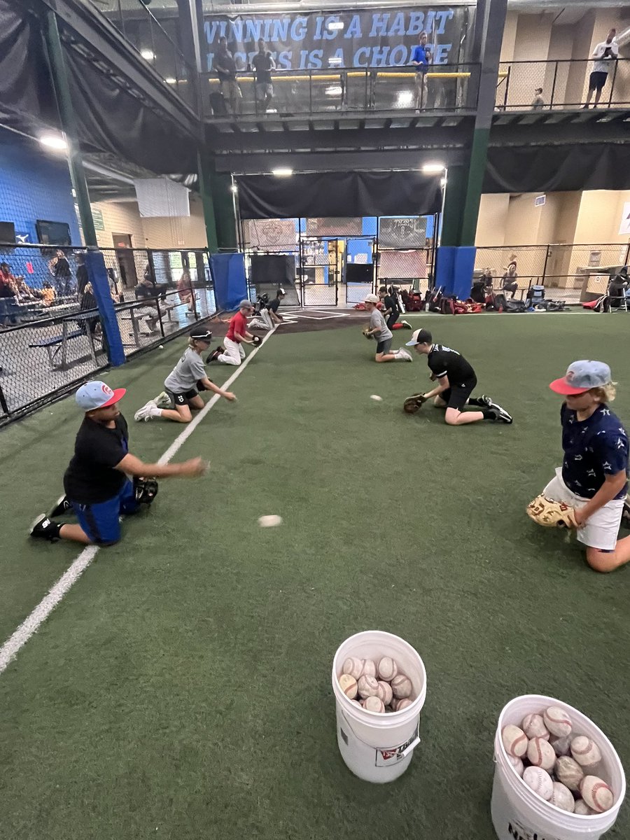 ubanebraska's tweet image. Athletes apart of the Wow Factor Fall Ball started practices at UBA tonight.  
#dudes #Grinding #puttinginwork
 @WowFactorNation @WowFactorUBA @OMAHATIGERS  
@UBASelect