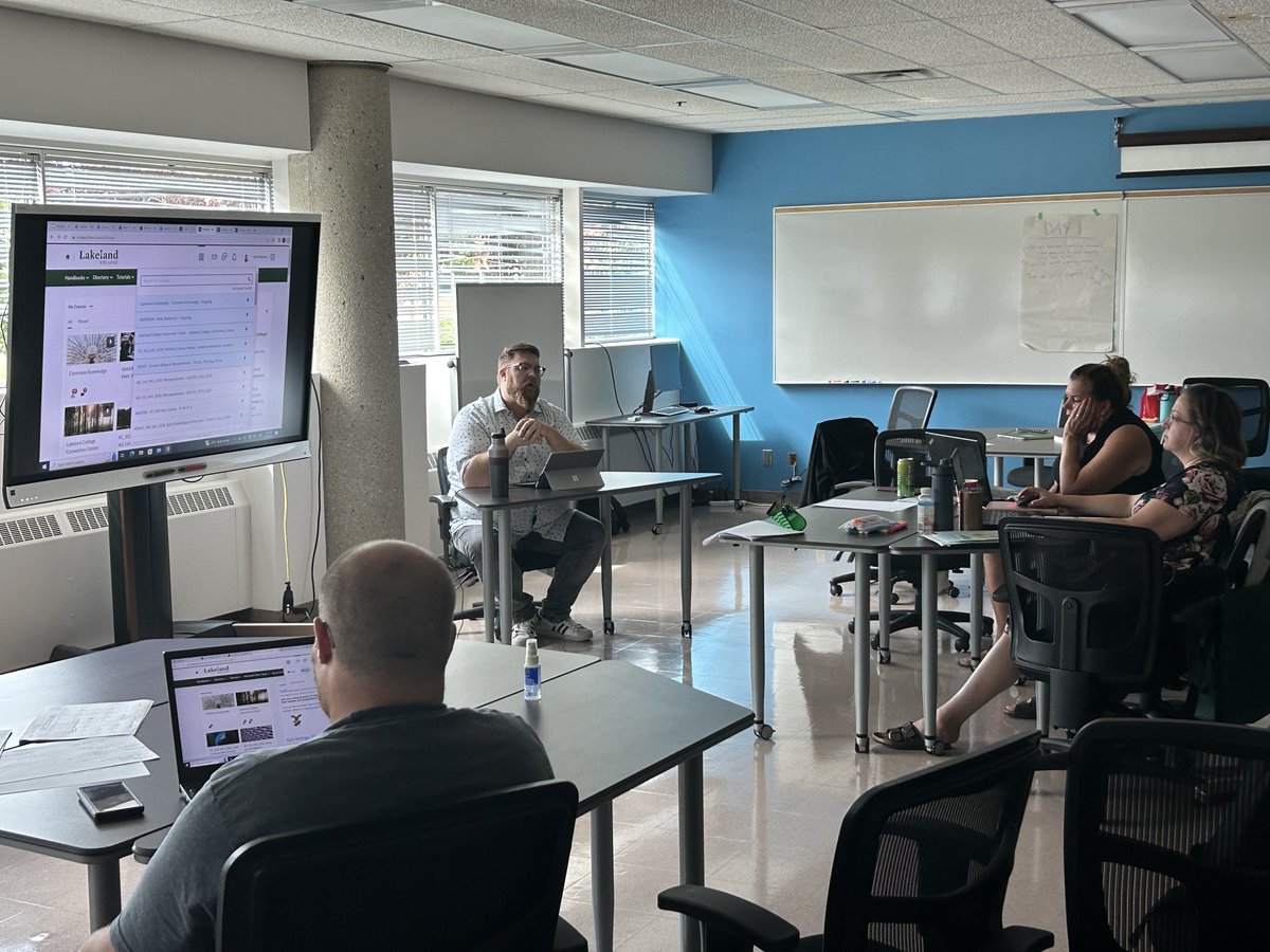 Derek Collins tweet media